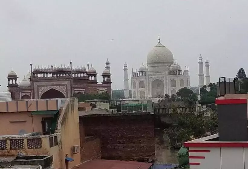 ホテル Sai Palace Walking Distance From Taj Mahal View Of Taj Mahal