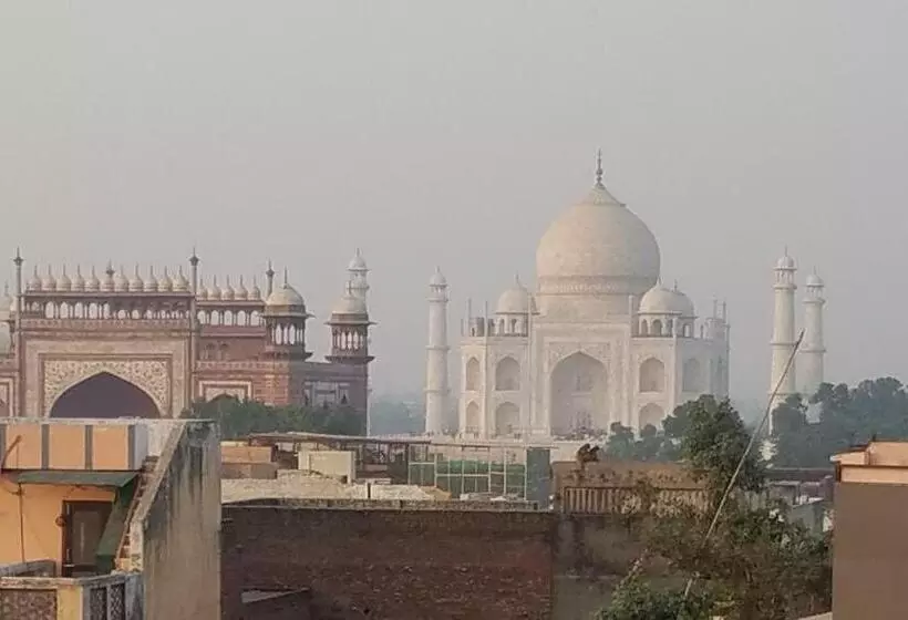 ホテル Sai Palace Walking Distance From Taj Mahal View Of Taj Mahal