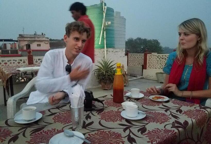 هتل Sai Palace Walking Distance From Taj Mahal  View Of Taj Mahal