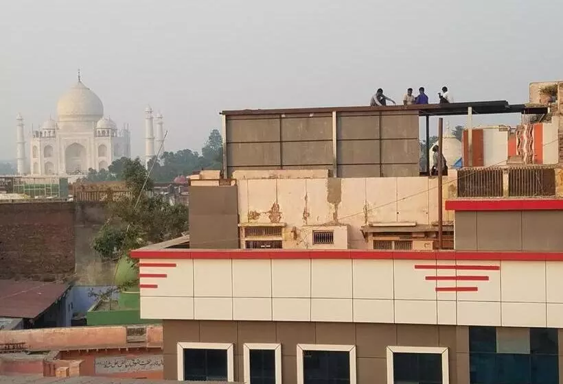 ホテル Sai Palace Walking Distance From Taj Mahal View Of Taj Mahal