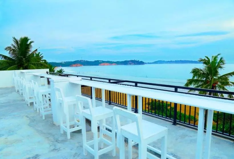 هتل Aura Weligama Bay