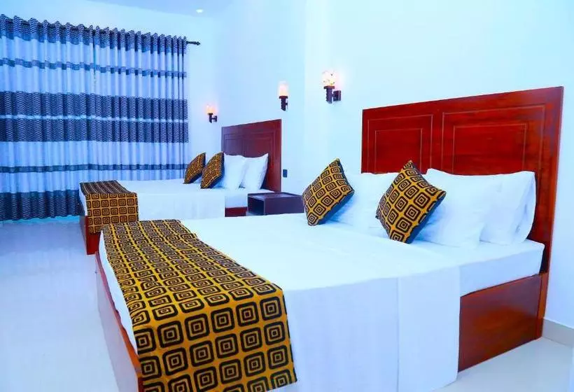 هتل Aura Weligama Bay