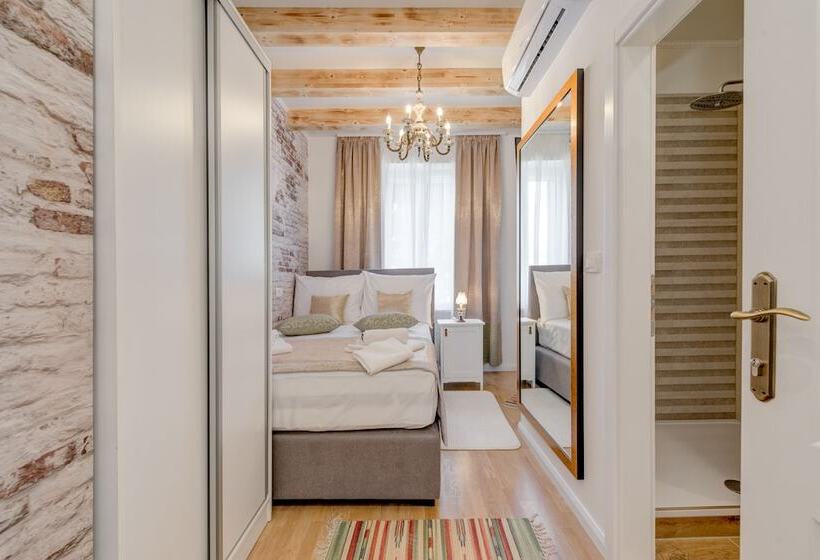 Otel Le Monde Luxury Accommodation