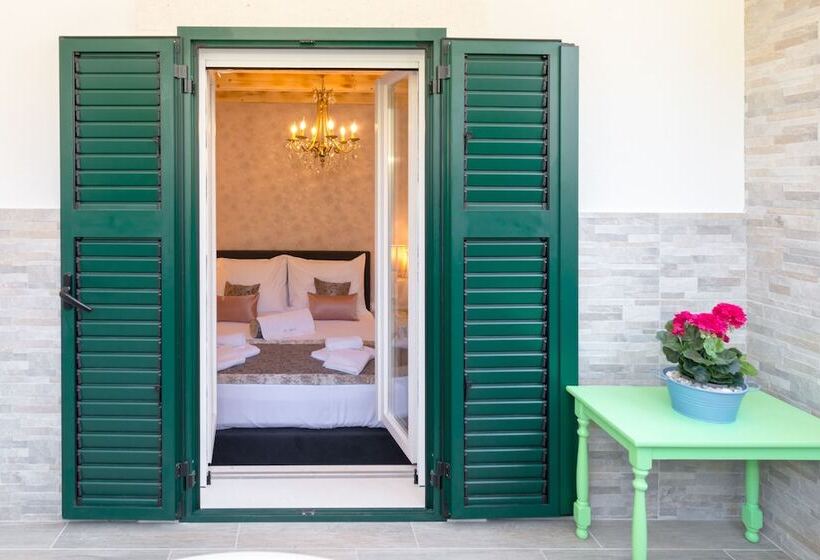 Otel Le Monde Luxury Accommodation