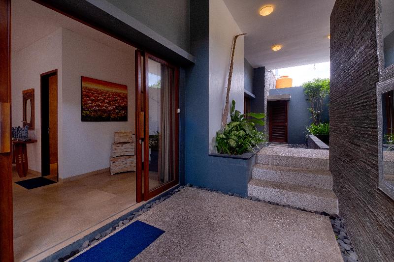 Kutus Kutus Keramas Villa