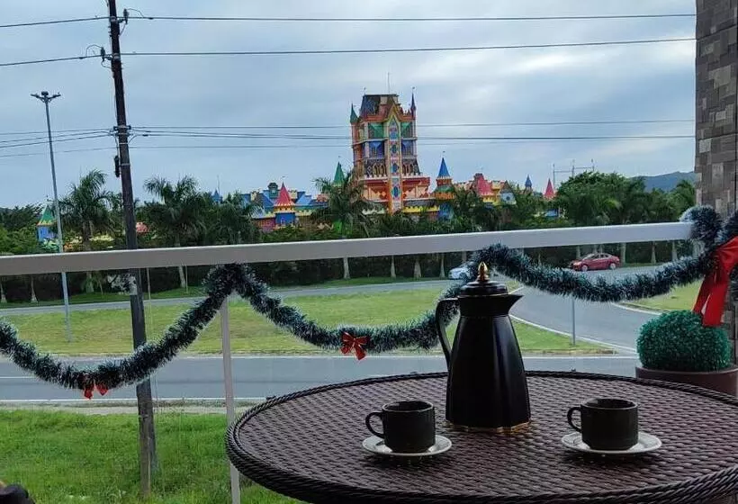 پانسیون Pousada Queiroz Em Frente Ao Parque Beto Carrero