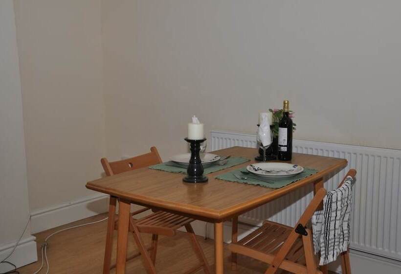 بنسيون Staveley House