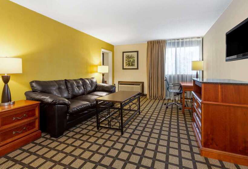 Отель Baymont By Wyndham Queensbury/lake George