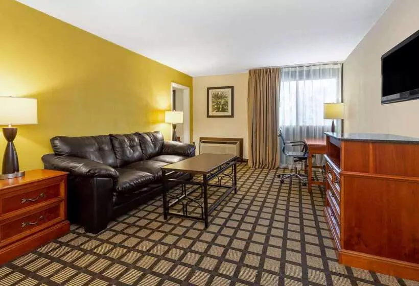 Hotel Baymont By Wyndham Queensbury/lake George