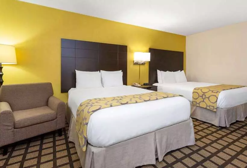 Hotel Baymont By Wyndham Queensbury/lake George