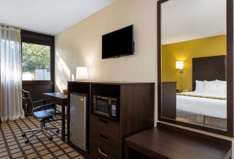 Отель Baymont By Wyndham Queensbury/lake George