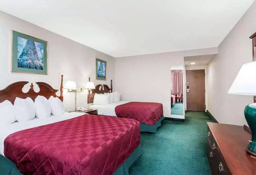 Hotel Baymont By Wyndham Queensbury/lake George