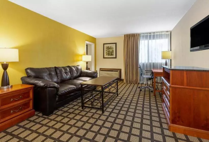 Hotel Baymont By Wyndham Queensbury/lake George