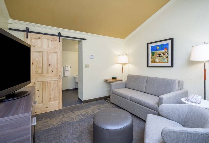 هتل Holiday Inn Cape Cod Hyannis, An Ihg