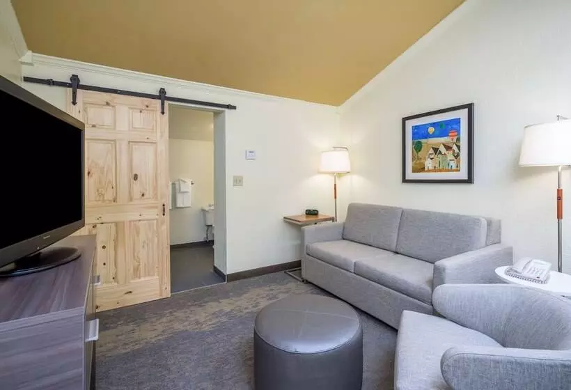 בית מלון כפרי Holiday Inn Cape Cod Hyannis, An Ihg