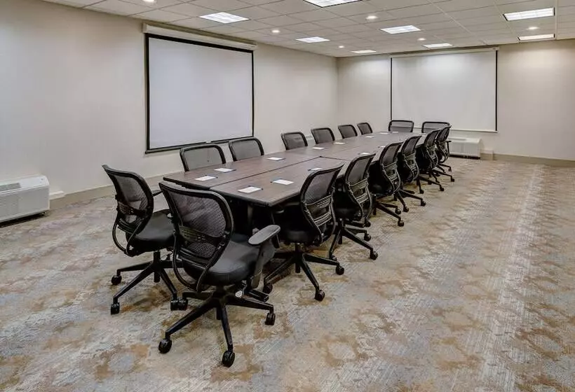 Hotel Holiday Inn East Windsor, An Ihg