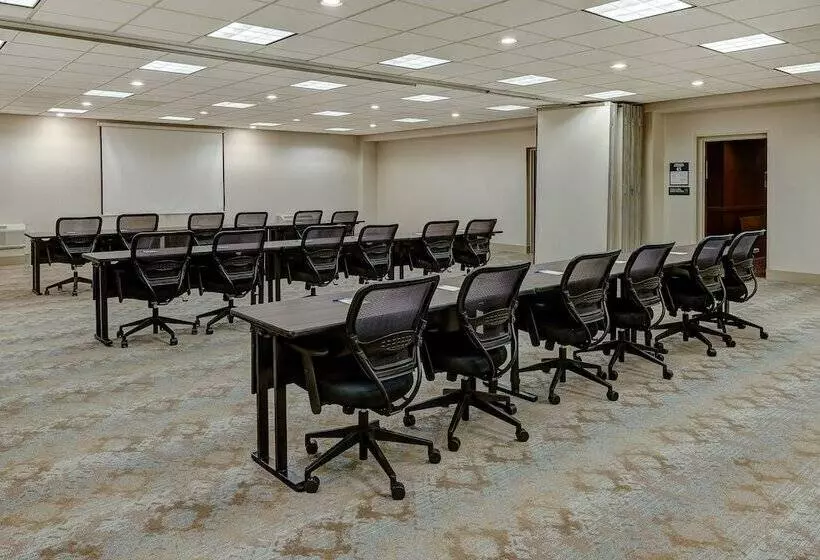 Hotel Holiday Inn East Windsor, An Ihg