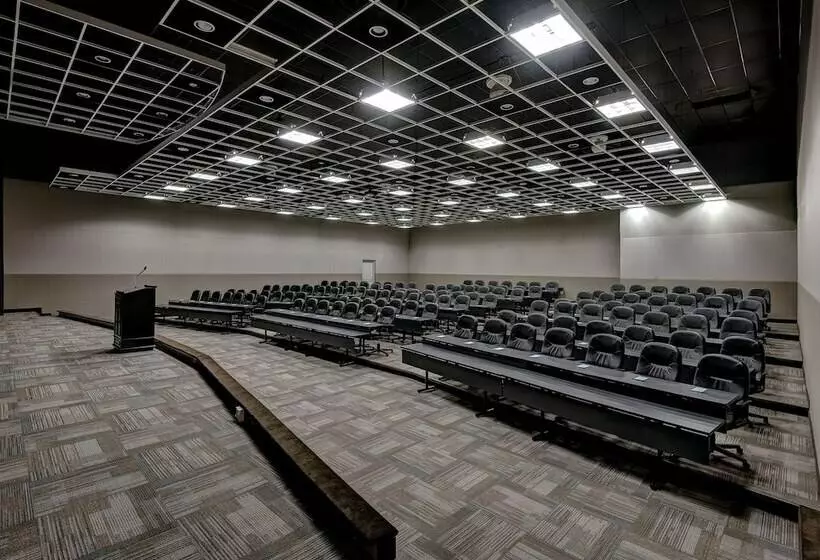 Hotel Holiday Inn East Windsor, An Ihg