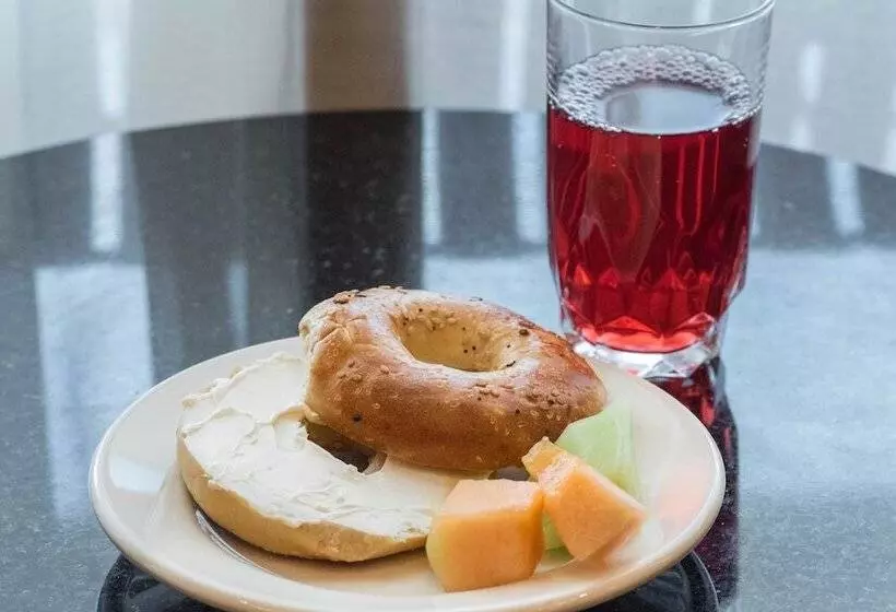 Hotel Holiday Inn East Windsor, An Ihg