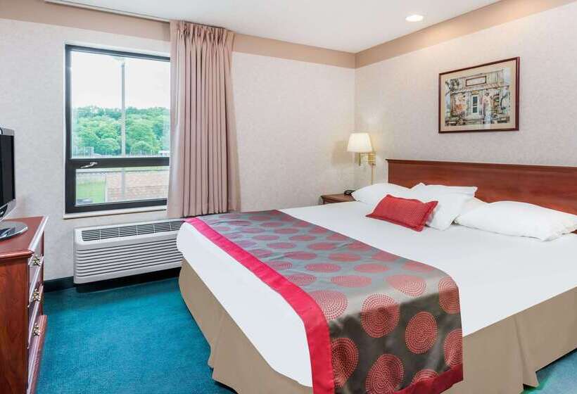 בית מלון כפרי Ramada By Wyndham Strasburg Dover