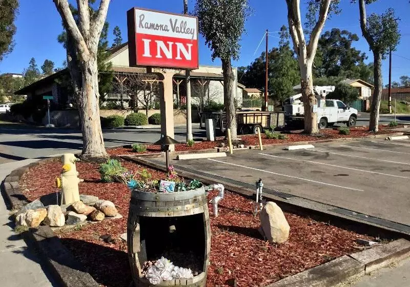 בית מלון כפרי Ramona Valley Inn