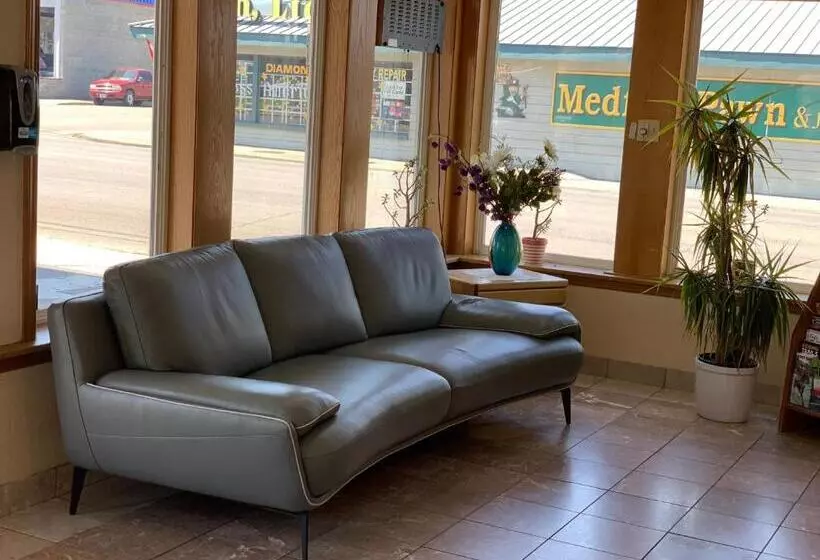 בית מלון כפרי Red Carpet Inn Medford