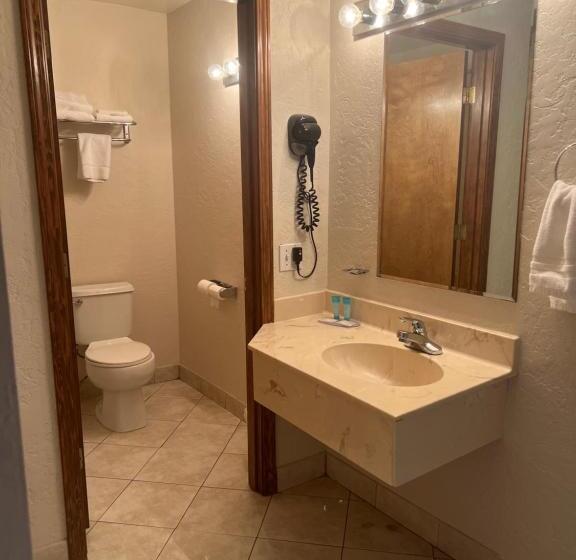 호텔 Red Carpet Inn Medford