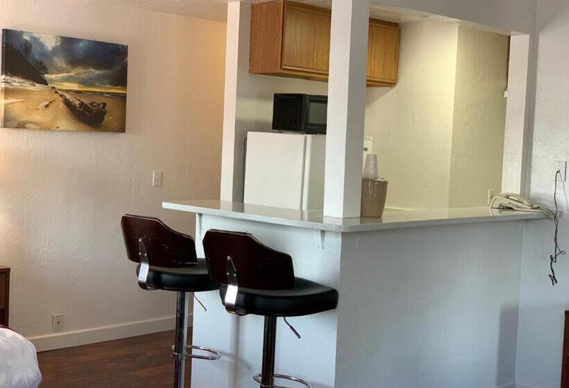 호텔 Red Carpet Inn Medford