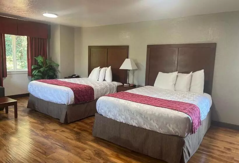 בית מלון כפרי Red Carpet Inn Medford
