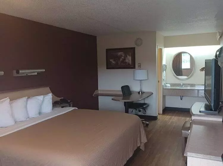 בית מלון כפרי Red Oak Inn Detroit Metro Airport   Belleville