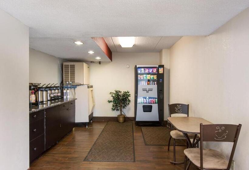 호텔 Red Roof Inn Grand Rapids Airport