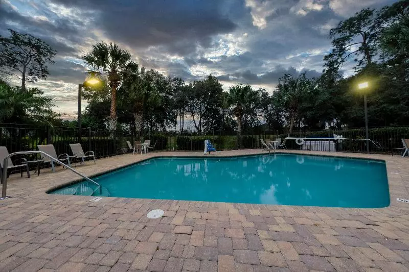 בית מלון כפרי Red Roof Inn Tampa  Brandon