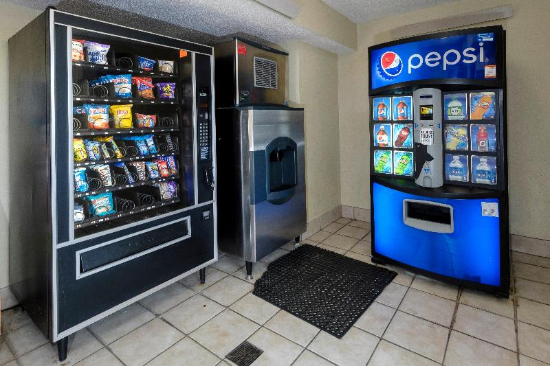 Отель Red Roof Inn Tampa  Brandon