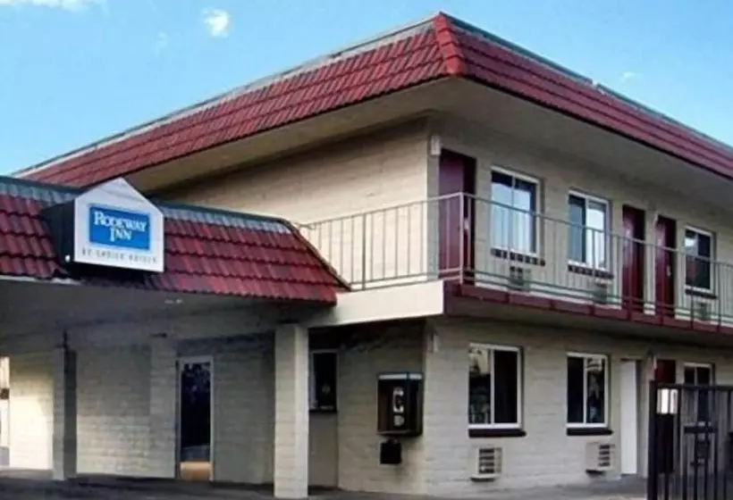 Отель Rodeway Inn Wine Country