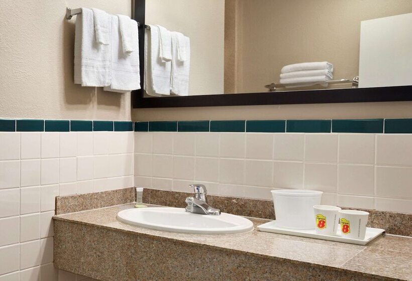 ホテル Super 8 By Wyndham Mcallen Downtown Airport La Plaza Mall