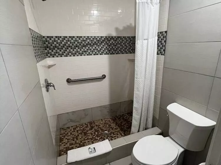 ホテル Super 8 By Wyndham Mcallen Downtown Airport La Plaza Mall