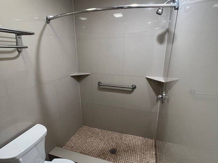 ホテル Super 8 By Wyndham Mcallen Downtown Airport La Plaza Mall