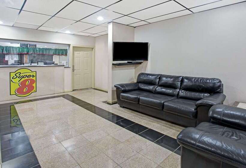 Отель Super 8 By Wyndham Suwanee