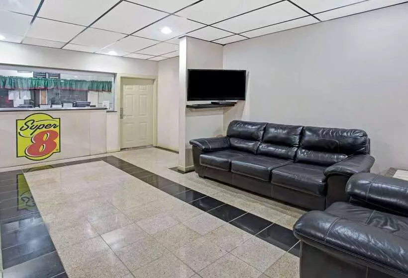 Отель Super 8 By Wyndham Suwanee