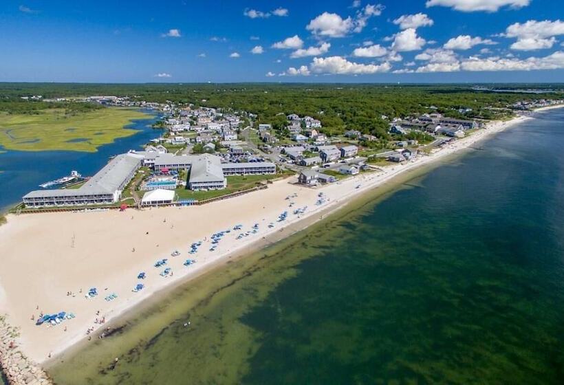 Red Jacket Beach Resort