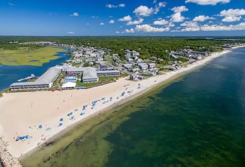 Red Jacket Beach Resort