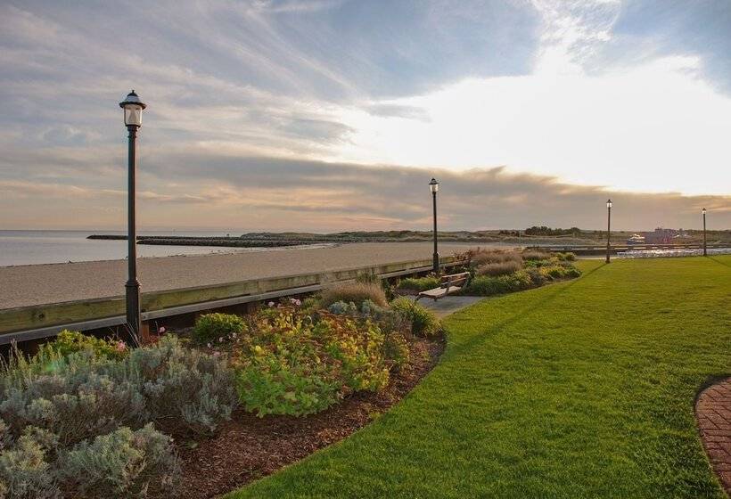 Red Jacket Beach Resort