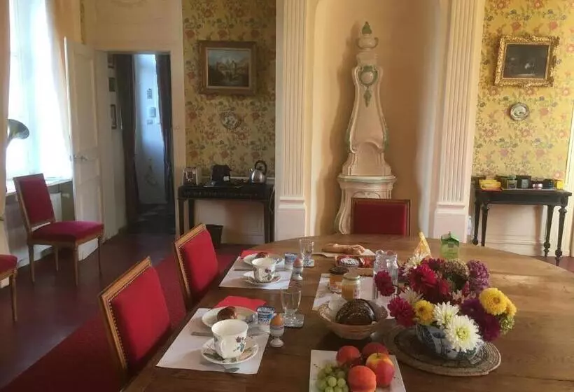 ベッドアンドブレックファースト Chambres D Hôtes & Gîtes Du Château De Grand Rullecourt