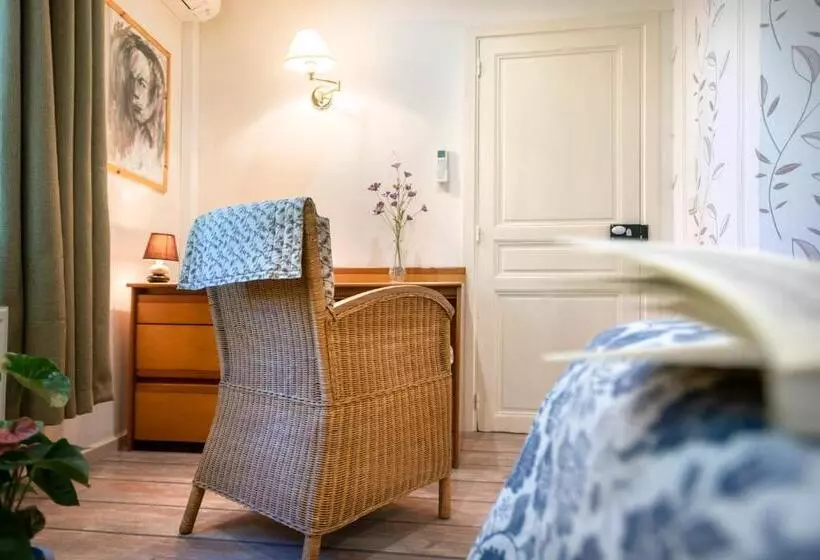 Aamiaismajoitus (B&B) Domaine à L Aise   Piscine Chauffée