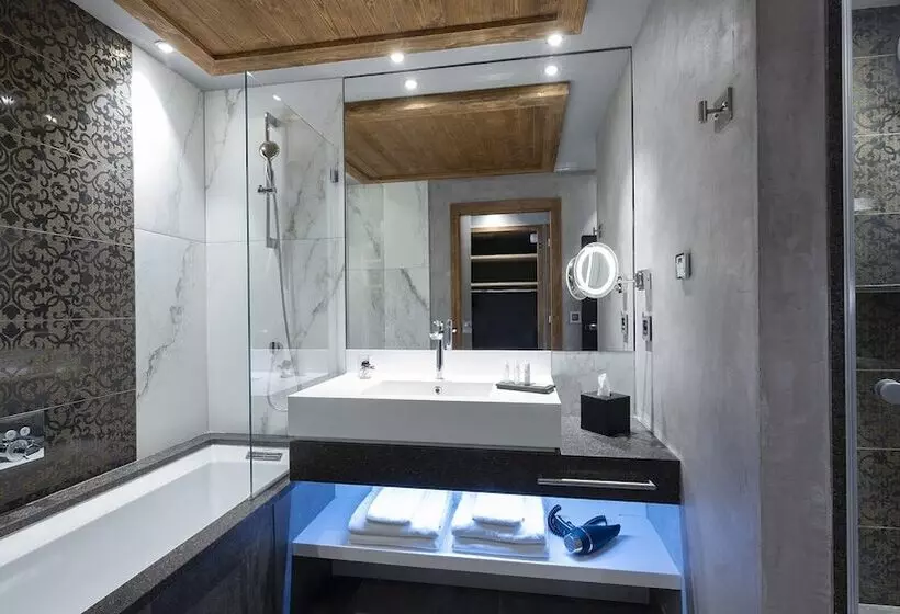 Hotelli Mgm Hôtels & Résidences – Hôtel Les Suites D’alexane