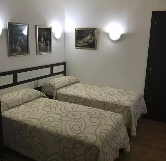 Majatalo Kilometro 15