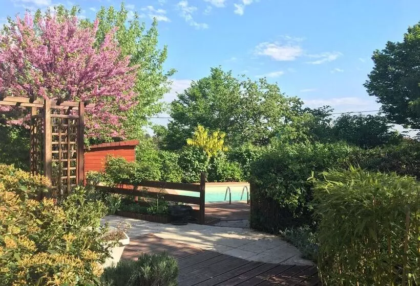 Majatalo L Escale Du Loup Blanc