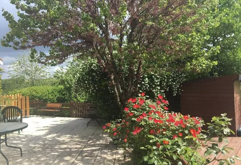 Majatalo L Escale Du Loup Blanc