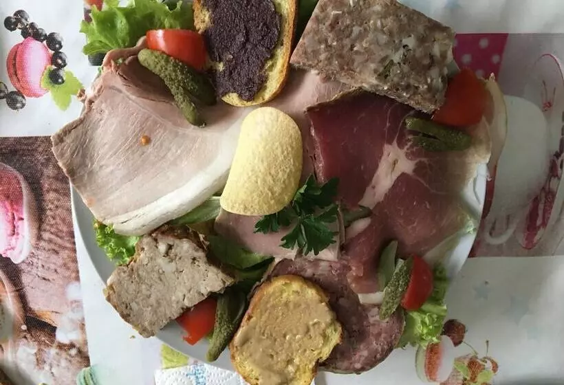 Majatalo L Escale Du Loup Blanc