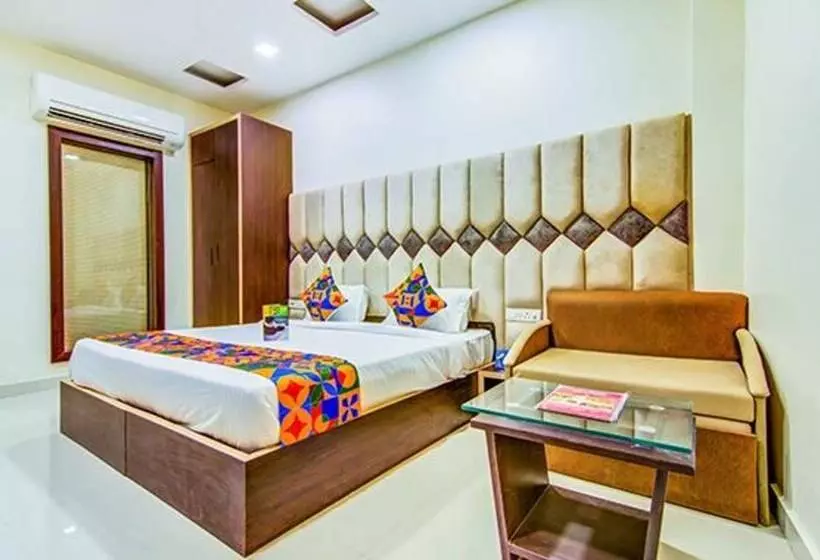 Fabhotel Nayyar Inn
